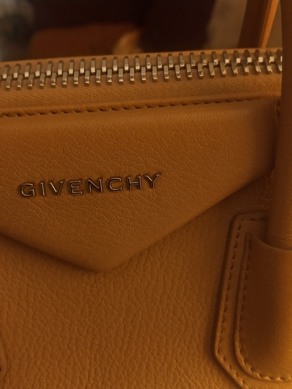 Givenchy Tan Leather Antigona Satchel - For Sale or Trade. - Picture 4 of 15